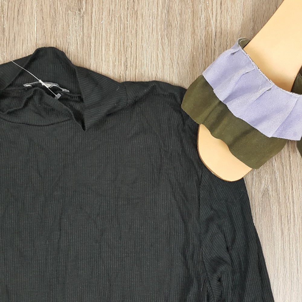 NWT Charlotte Russe Black long sleeve sz L‎